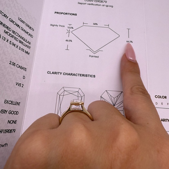 2.05 carat d VVS2 radiant cut lab diamond bezel solitaire engagement ring - Picture 4 of 10